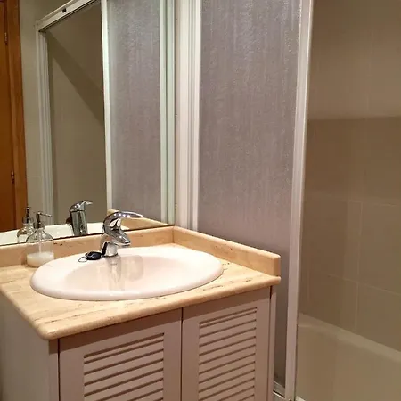 Lorea - Local Rentss Apartment *